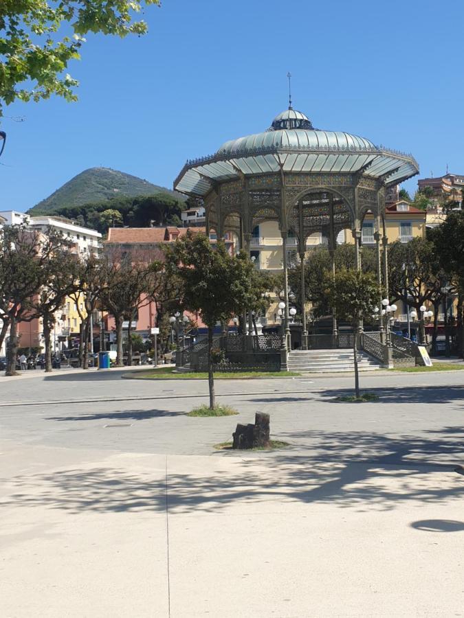 La Residenza Della Fenice Castellammare di Stabia Exteriör bild